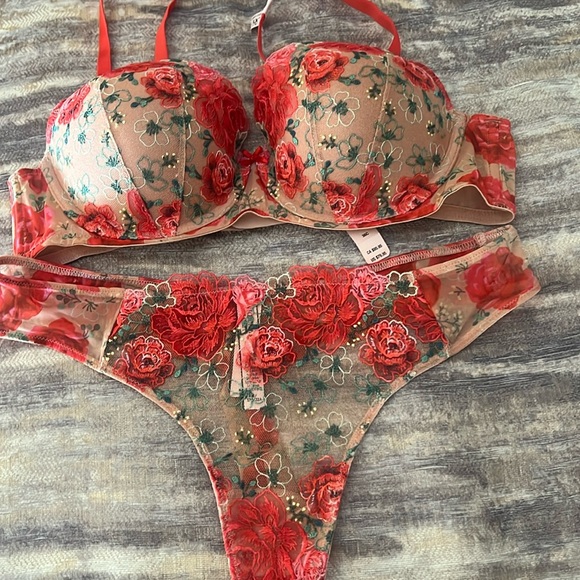 Victoria's Secret Other - Victoria secert matching set bra size 36C  and medium panty